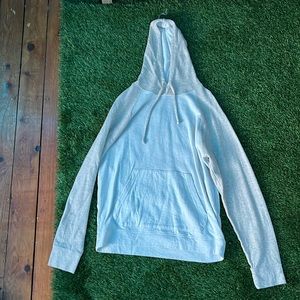 Men’s casual light sweatshirt.